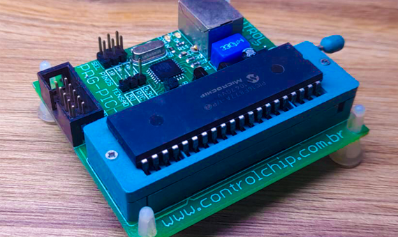 Fabricação de Placas Eletrônicas de gravador de Microcontrolador PIC com integração USB.